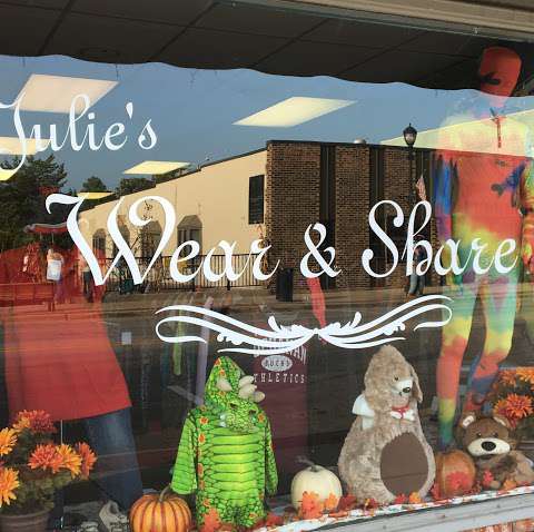 Julie's Wear & Share & Tanning